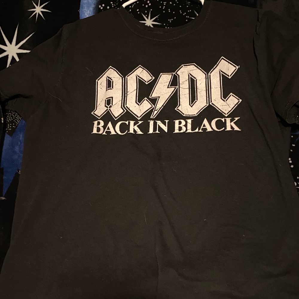 graphic tee